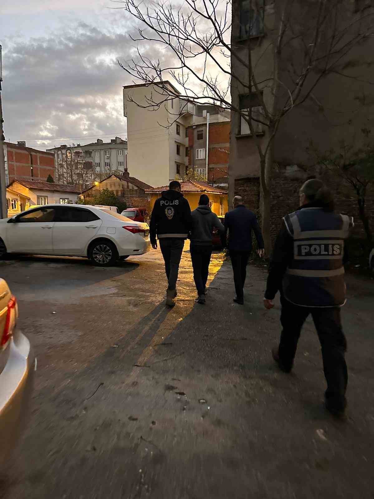 Balıkesir’de Aranan 53 Şahıstan 28’I Tutuklandı
