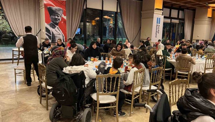 Başkan Hançerli, Engelli Vatandaşlarla Yemekte Bir Araya Geldi