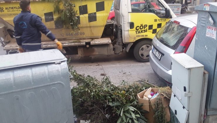 Altıeylül temizlik ekipleri bayramda görev başında