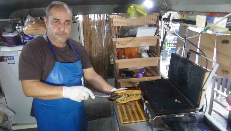 Ayvalık’ın üç lezzeti Tostkoreç’ te buluştu