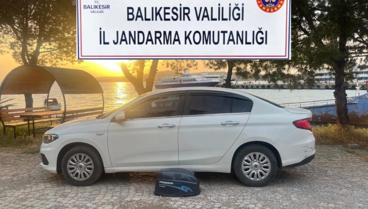 Ayvalık’ta 29 düzensiz göçmen ve 2 organizatör yakalandı