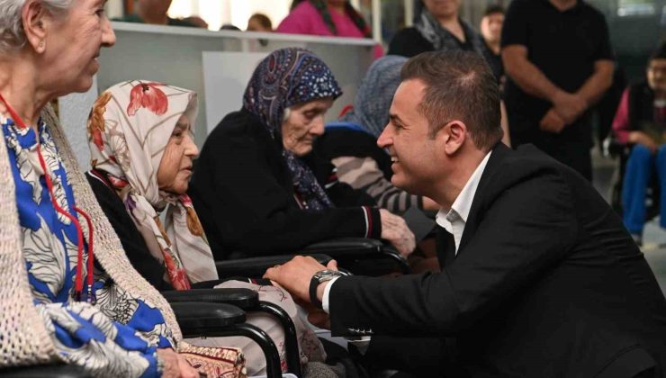 Başkan Ahmet Akın, bayram ziyaretlerini sürdürüyor