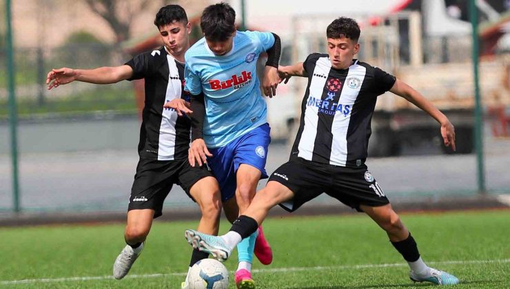 Burhaniye Belediyespor U-18 Takımı Türkiye Şampiyonası’na hazır