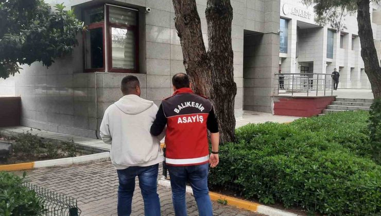 Bıçaklı saldırıya uğrayan kurye hayatını kaybetti