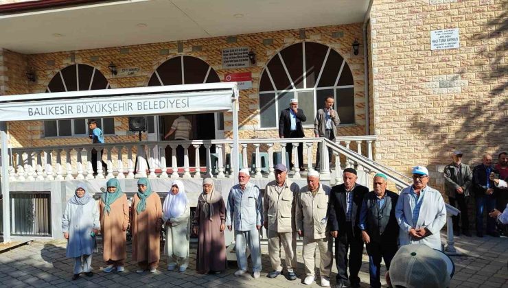 Burhaniye’de hacılara coşkulu uğurlama