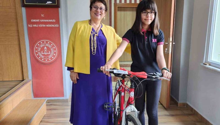 “Edremit Kitap Dostları Projesi ” şampiyonlar ödüllerdirildi