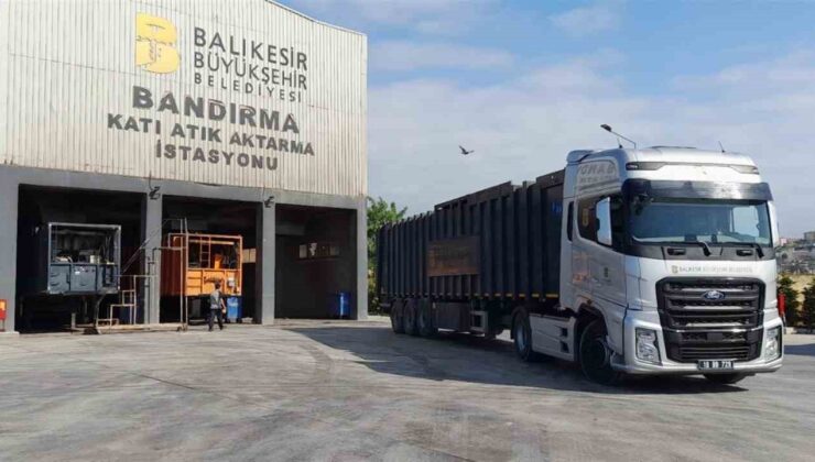 Balıkesir’de bayram tatilinde 15 bin ton çöp toplandı