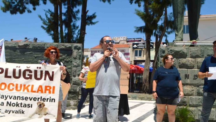 Ünlü televizyoncu Ayvalık’ta sokak hayvanlarıyla ilgili eyleme katıldı