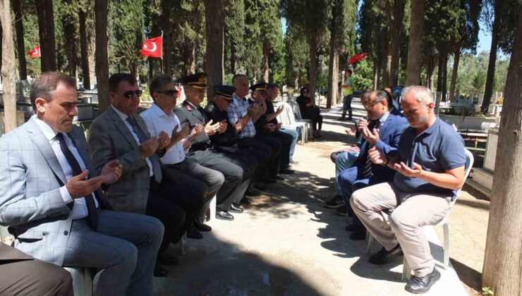 Burhaniye’de 15 Temmuz Şehidi Mustafa Serin kabri başında anıldı