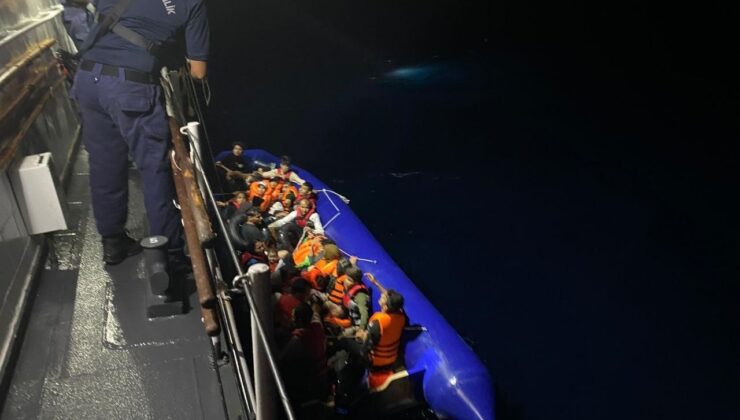 Ayvalık açıklarında 32 düzensiz göçmen yakalandı